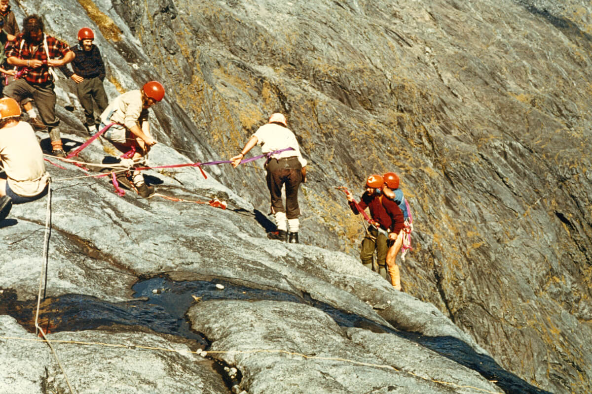 Land-Search-and-Rescue-Training-Slope-Rescue-team-Roger-Barrowclough